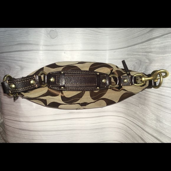 Signature Coach Carly Sac Shoulder Bag Tote 10619 - Picture 4 of 8